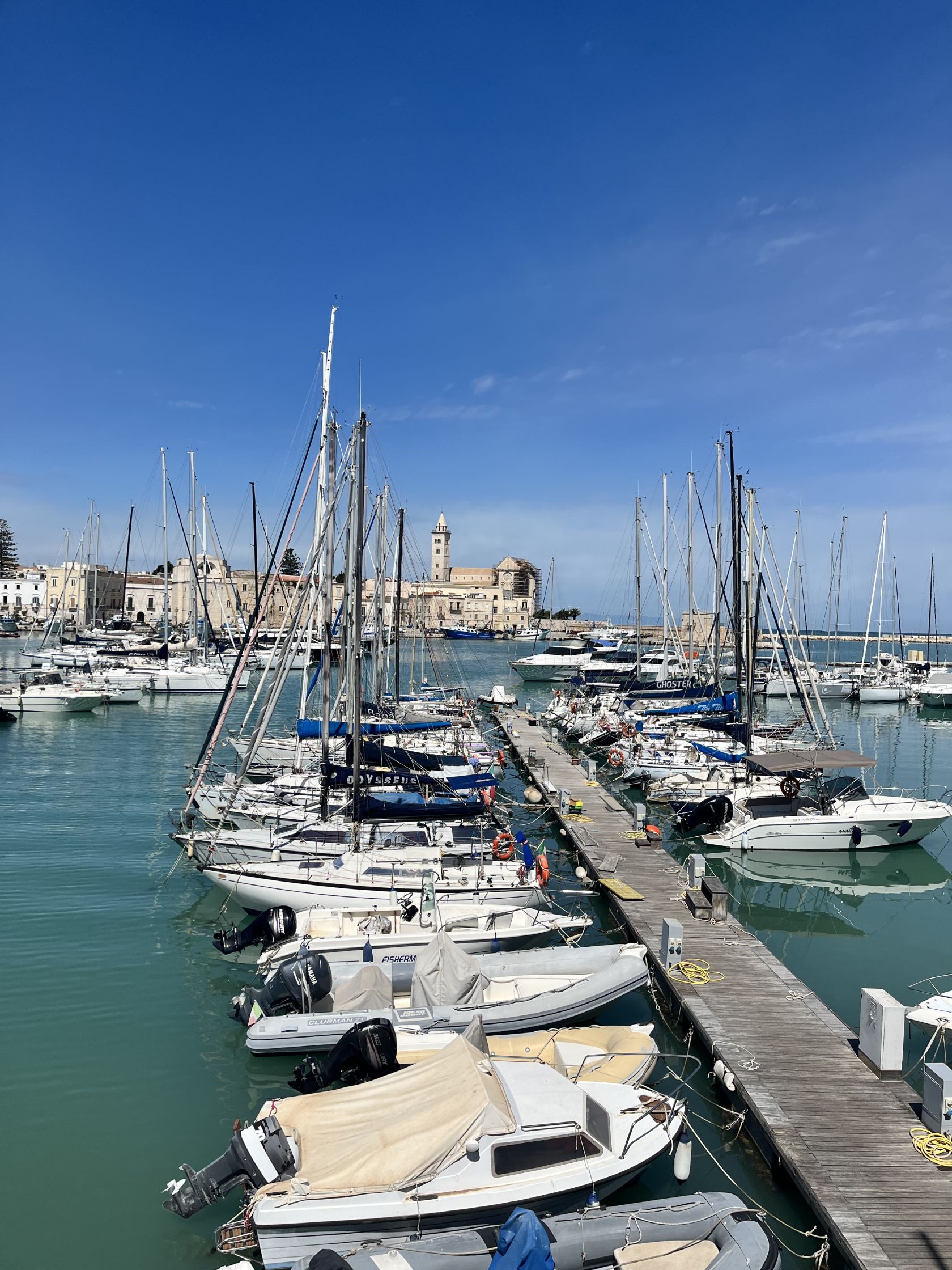 Der Hafen von Trani