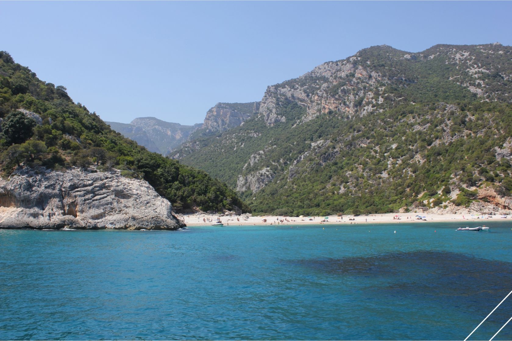 Sardinien: Im Gennargentu-Nationalpark findet man bizarre Felsformationen, tiefe Schluchten wie die Gola di Gorropu und eine artenreiche Tierwelt mit Mufflons und Adlern